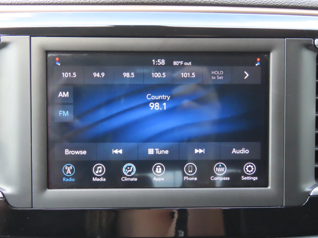 Used 2018 Chrysler Pacifica L FWD image 46