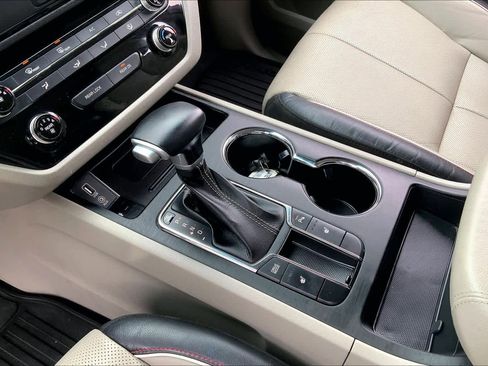 Used 2020 Kia Sedona EX image 17