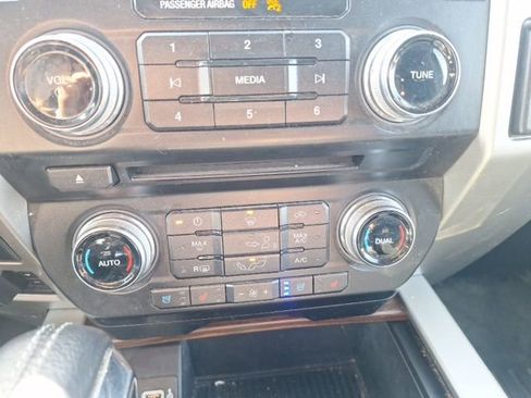 Used 2017 Ford F150 Lariat w/ Equipment Group 502A Luxury image 17