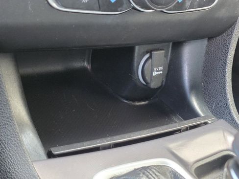 Used 2019 Dodge Charger SXT image 18