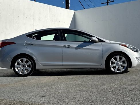 Used 2013 Hyundai Elantra Limited image 3