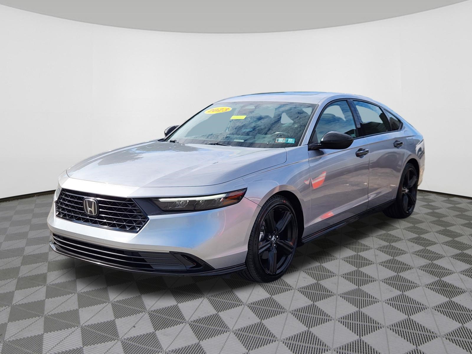 Used 2023 Honda Accord Sport image 2