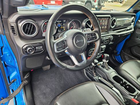 Used 2021 Jeep Wrangler Unlimited Rubicon w/ Xtreme Recon 35" Tire Package AWD/4WD image 12