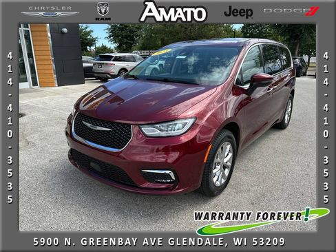 Used 2023 Chrysler Pacifica Touring-L AWD/4WD image 1