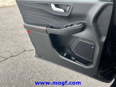 Used 2025 Ford Escape ST-Line FWD image 17