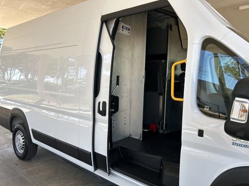 Used 2024 RAM ProMaster 3500 w/ Delivery Van Package FWD image 23