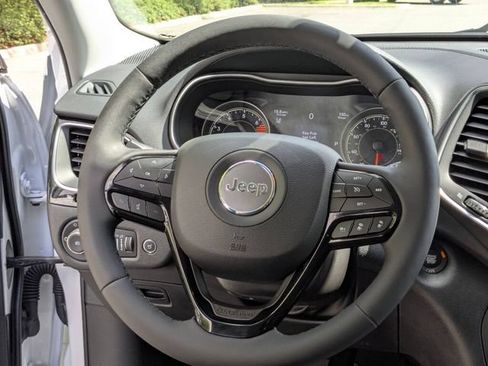 Used 2023 Jeep Cherokee Altitude Lux AWD/4WD image 17