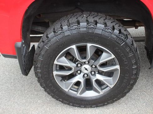 Used 2019 Chevrolet Silverado 1500 RST AWD/4WD image 35