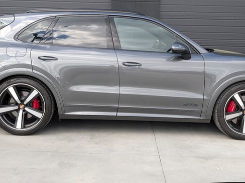 Used 2025 Porsche Cayenne GTS image 10