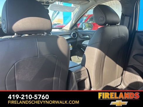 New 2025 Chevrolet Trax LT w/ Sunroof Package image 33