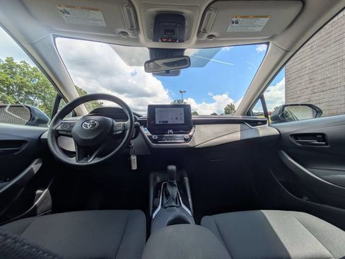 Used 2025 Toyota Corolla LE FWD image 26