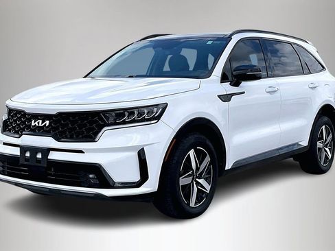 Used 2023 Kia Sorento EX w/ Panoramic Sunroof Package image 2