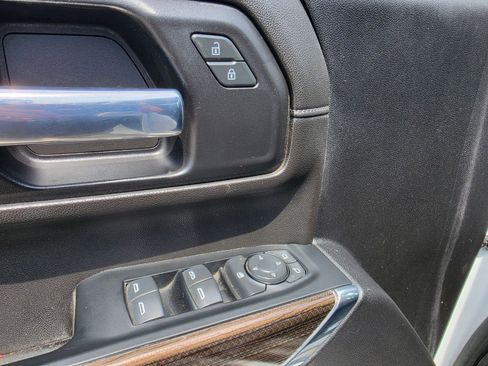 Used 2023 Chevrolet Silverado 2500 LT AWD/4WD image 14