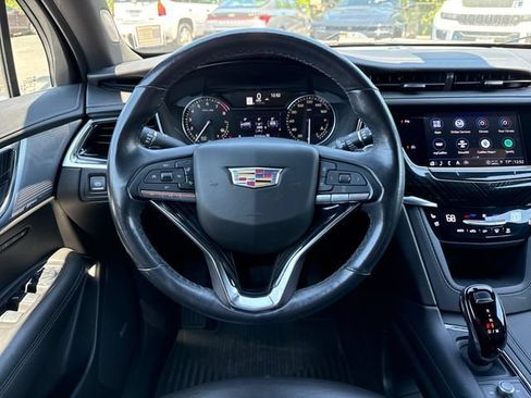 Used 2023 Cadillac XT6 Premium Luxury AWD/4WD image 9