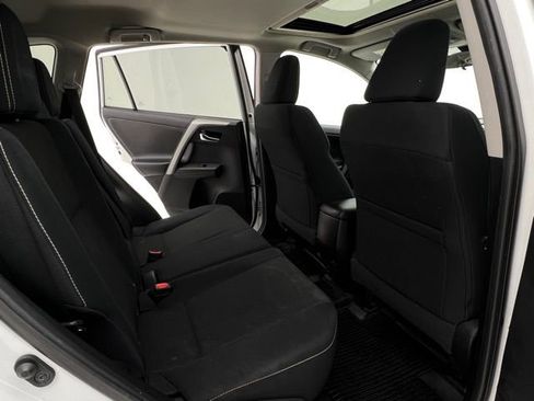 Used 2018 Toyota RAV4 XLE AWD/4WD image 14