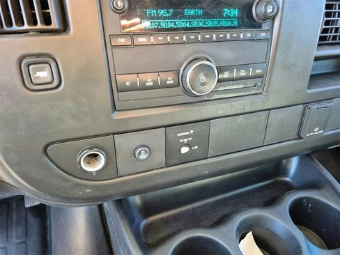 Used 2021 GMC Savana 2500 w/ Driver Convenience Package image 22