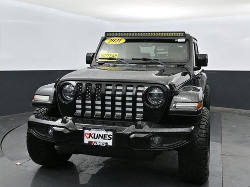 Used 2021 Jeep Gladiator Overland image 7