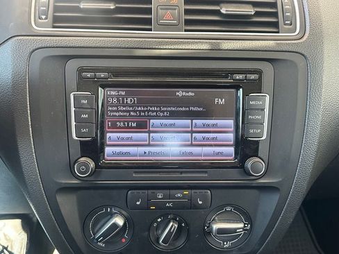 Used 2015 Volkswagen Jetta SE FWD image 10