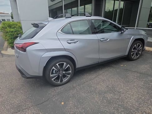 Used 2024 Lexus UX 250h AWD w/ Premium Package image 9