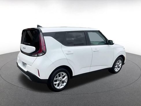 Used 2025 Kia Soul LX w/ LX Technology Package FWD image 15