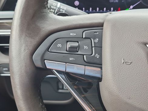 Used 2022 Cadillac Escalade ESV Premium Luxury AWD/4WD image 16