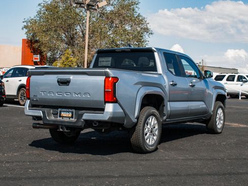 Used 2024 Toyota Tacoma SR5 AWD/4WD image 4