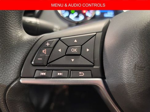 Used 2019 Nissan Rogue Sport S image 11