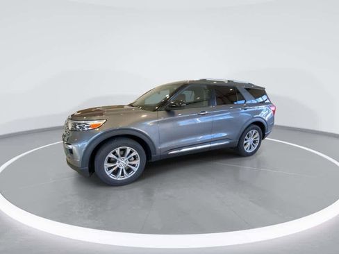 Used 2023 Ford Explorer Limited image 4