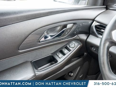 Used 2023 Chevrolet Traverse High Country image 16