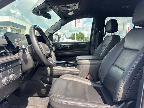 Used 2025 Chevrolet Tahoe LT RWD image 14