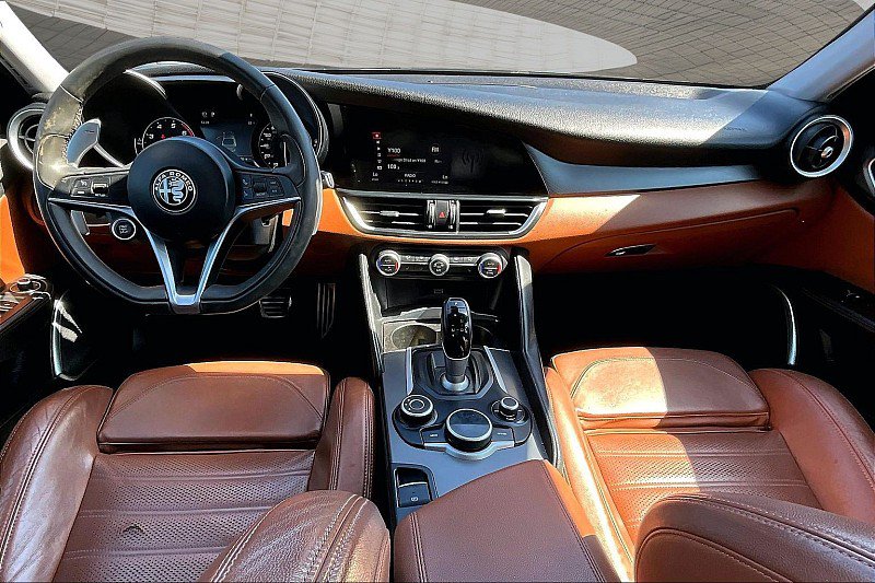 Used 2018 Alfa Romeo Giulia Ti Sport w/ Quick Order Package 22U Sport RWD image 12