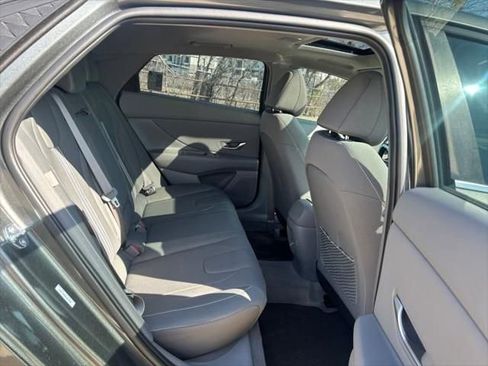 Used 2025 Hyundai Elantra SEL image 38