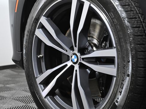 Used 2022 BMW X7 xDrive40i w/ M Sport Package image 42