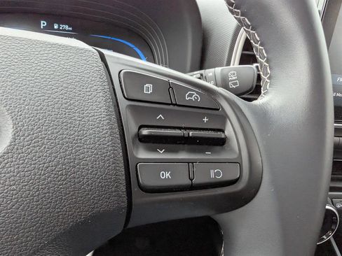 Certified 2024 Hyundai Venue SEL image 27