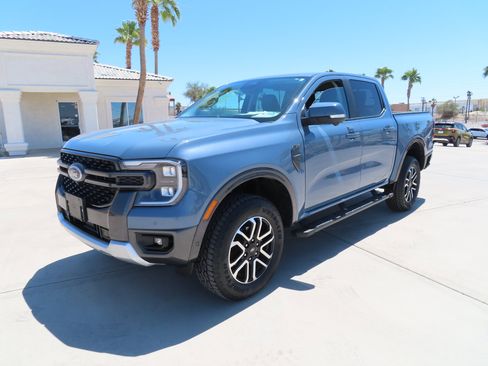 Used 2024 Ford Ranger Lariat w/ FX4 Off-Road Package AWD/4WD image 3