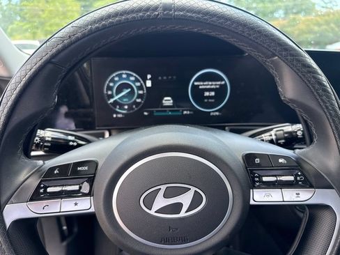 Used 2024 Hyundai Elantra SEL w/ Convenience Package FWD image 11