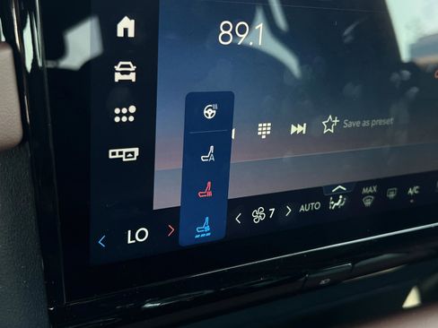 New 2025 Lincoln Navigator L Reserve image 18