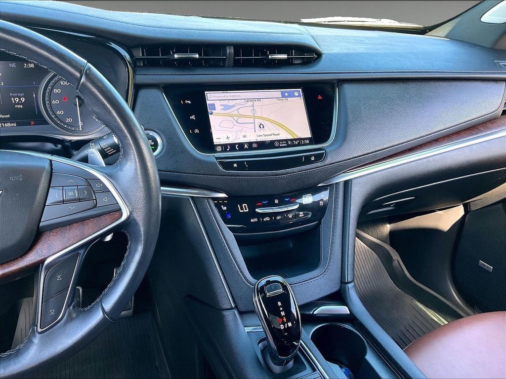 Used 2024 Cadillac XT5 Sportv w/ Technology Package AWD/4WD image 17