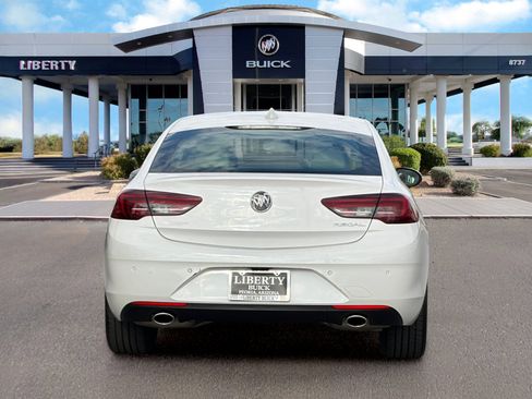 Used 2019 Buick Regal Essence w/ Driver Confidence Package I FWD image 8