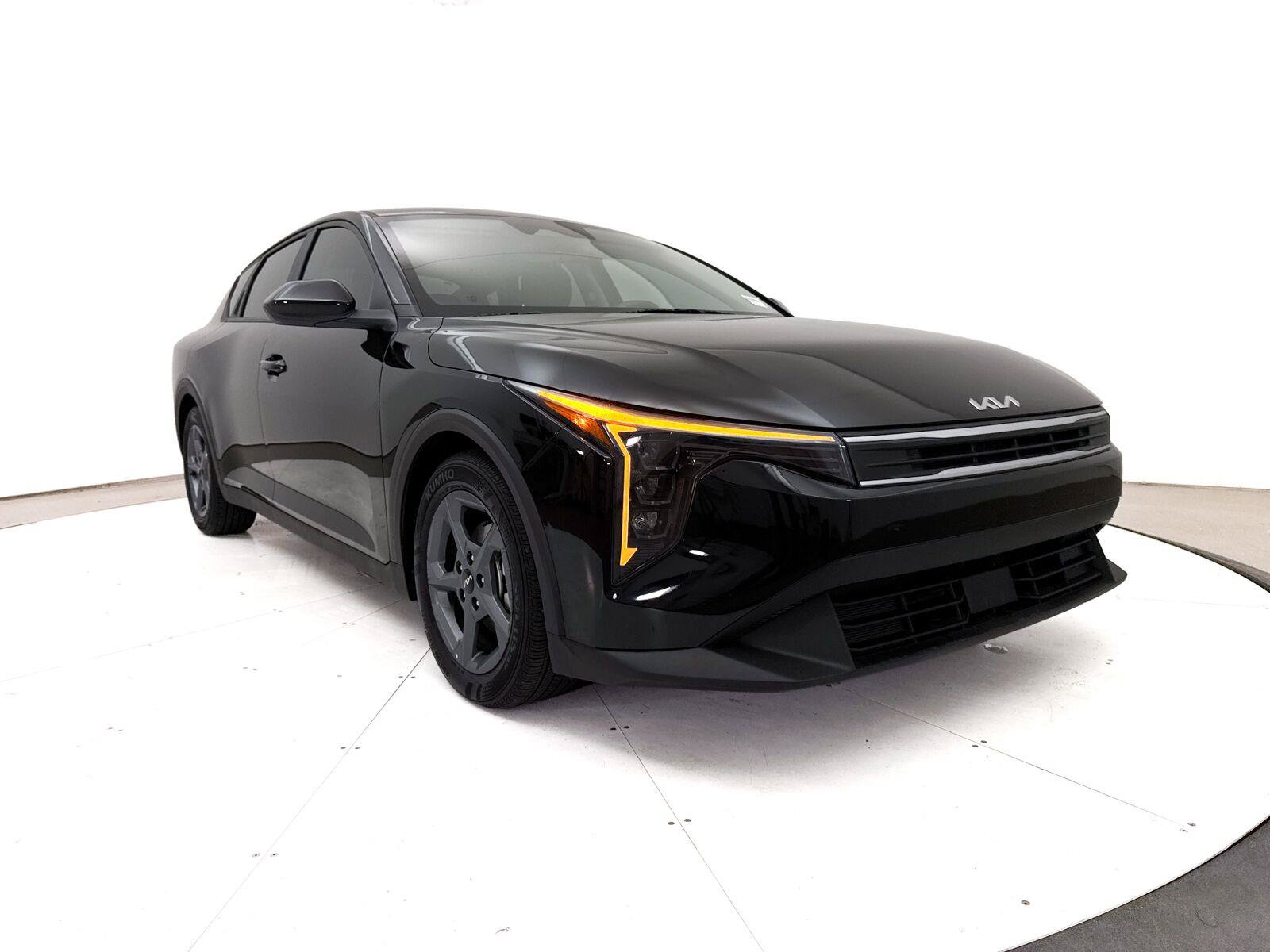Used 2025 Kia K4 FWD image 11