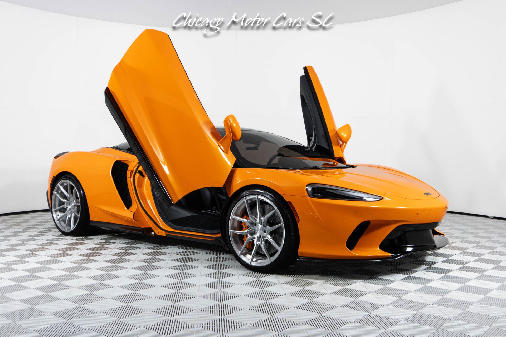 Used 2023 McLaren GT RWD image 21
