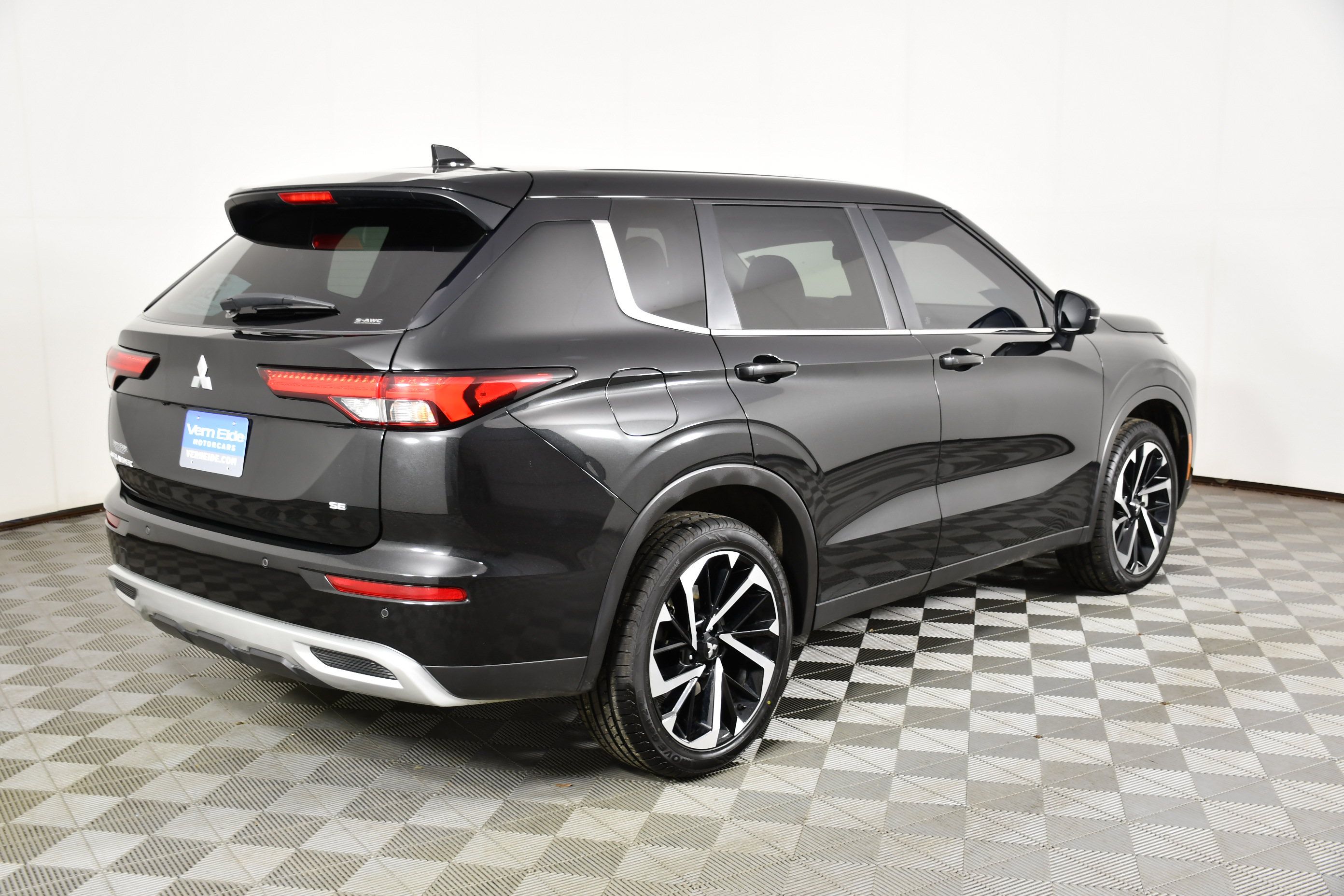 Used 2024 Mitsubishi Outlander SE AWD/4WD image 6