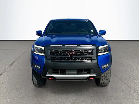 Used 2025 Nissan Frontier PRO-4X AWD/4WD image 2