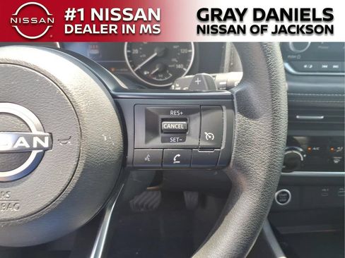 Used 2023 Nissan Rogue S AWD/4WD image 14