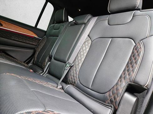 Used 2023 Jeep Grand Cherokee L Summit image 18