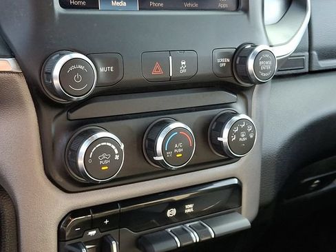 Used 2024 RAM 2500 Big Horn AWD/4WD image 15