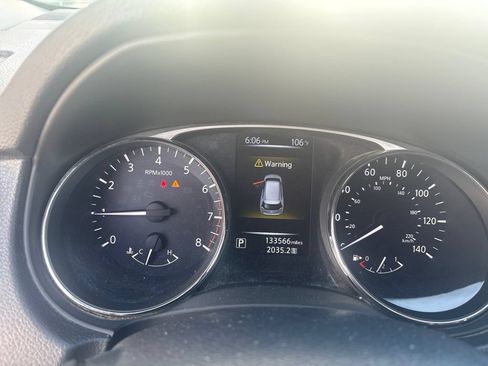 Used 2016 Nissan Rogue SV FWD image 9