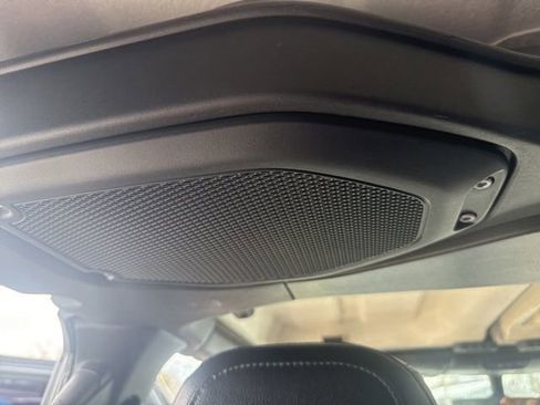 Used 2022 Jeep Wrangler Unlimited Sahara w/ Cold Weather Group AWD/4WD image 19