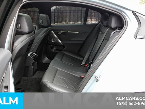 Used 2025 BMW i5 eDrive40i w/ M Sport Package RWD image 17