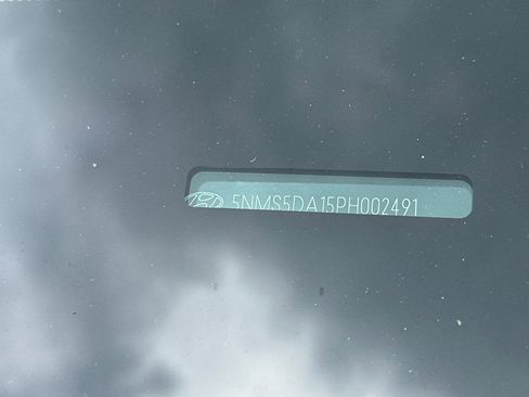 Used 2023 Hyundai Santa Fe Limited AWD/4WD image 2